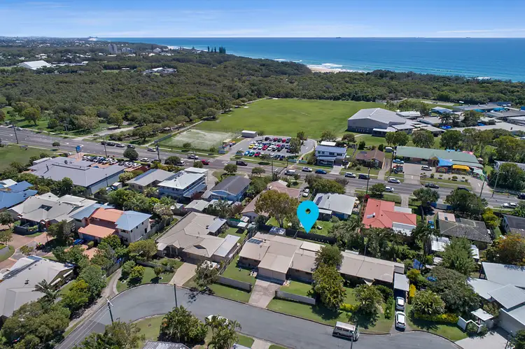 2/2 Vickers Street, Battery Hill QLD 4551