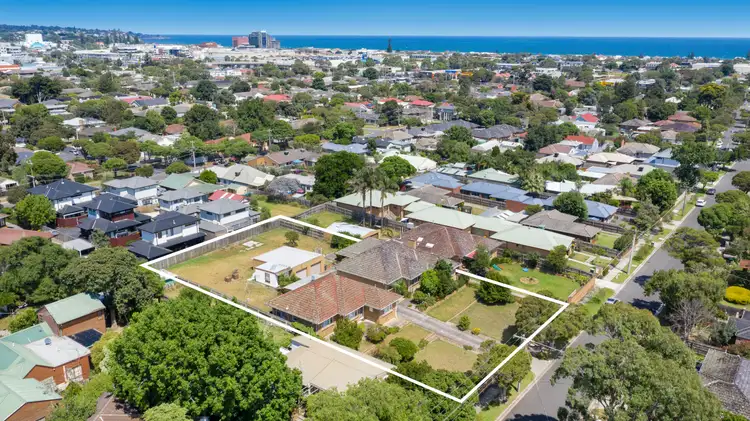 28 & 30 Cricklewood Avenue, Frankston VIC 3199