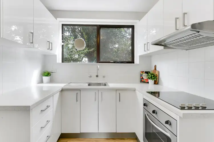 Second view of Homely unit listing, 1/6 Melva Court, Frankston VIC 3199