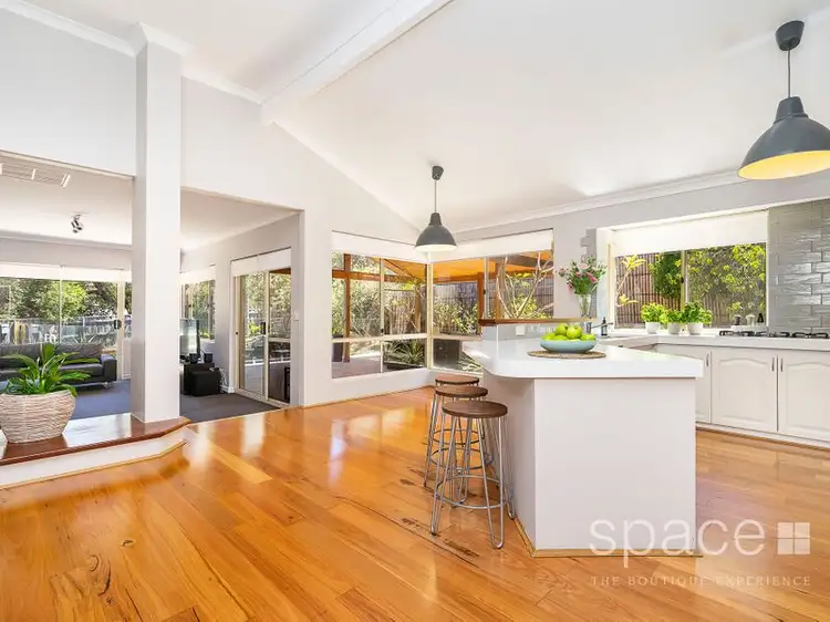 15 Townsend Dale, Mount Claremont WA 6010
