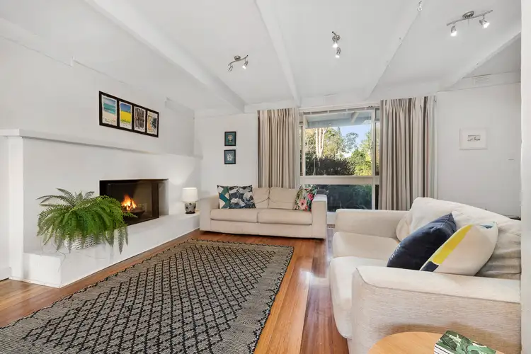 11 Sussex Crescent, Seaford VIC 3198