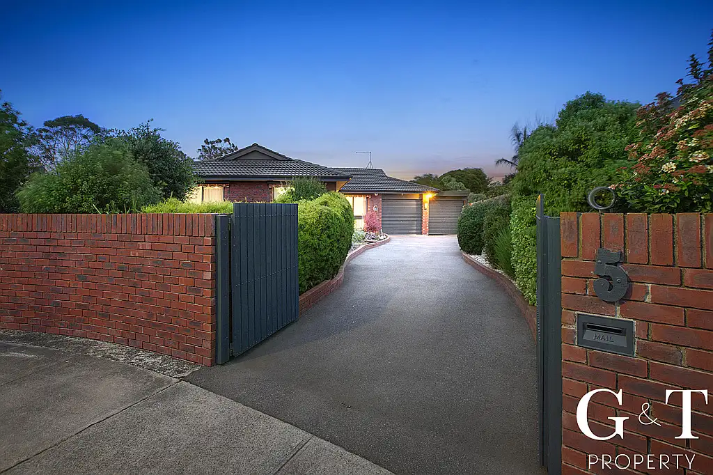 Main view of Homely house listing, 5 Saxonwood Court, Frankston VIC 3199