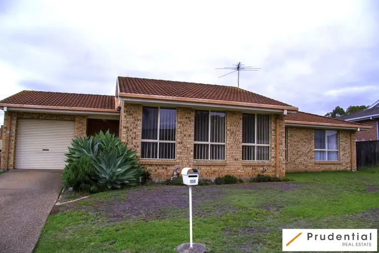 104 Cleopatra Drive, Rosemeadow NSW 2560