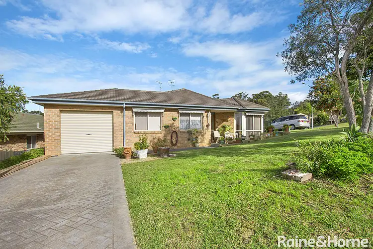 1/2 Caley Place, Sunshine Bay NSW 2536