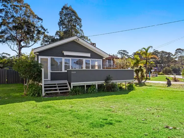668 Beach Road, Surf Beach NSW 2536