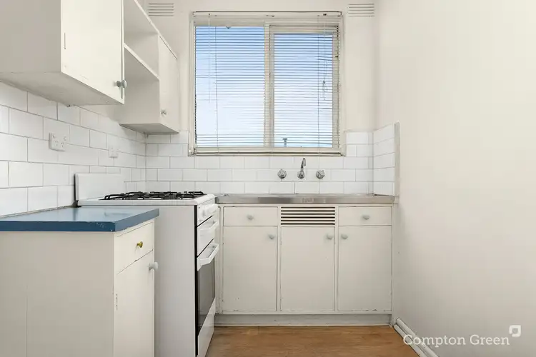11/90 Roberts Street, West Footscray VIC 3012