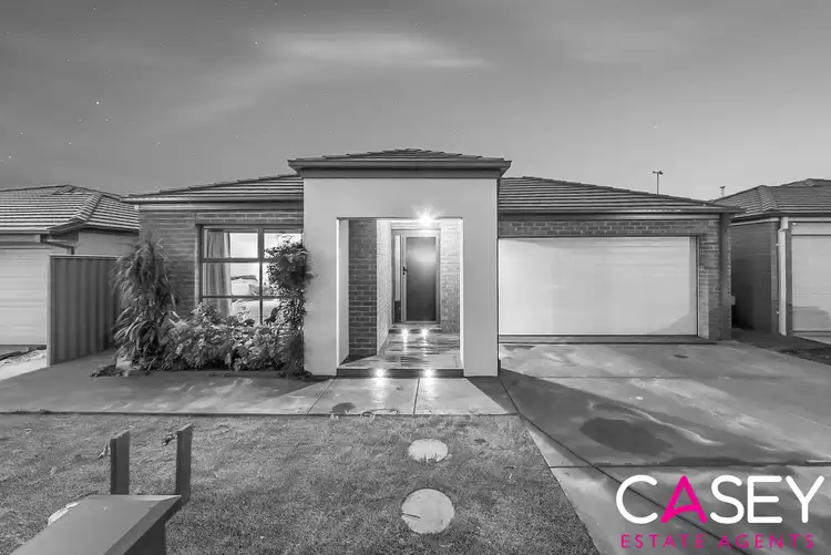19 Stark Circuit, Cranbourne East VIC 3977
