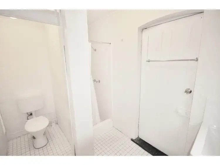 Fifth view of Homely unit listing, 4/123-123a King Street, Newtown NSW 2042