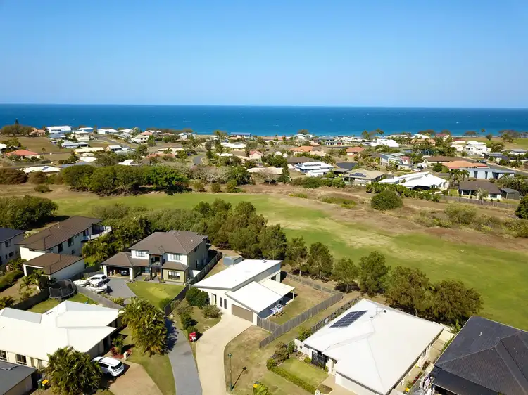 8 Brandon Court, Coral Cove QLD 4670