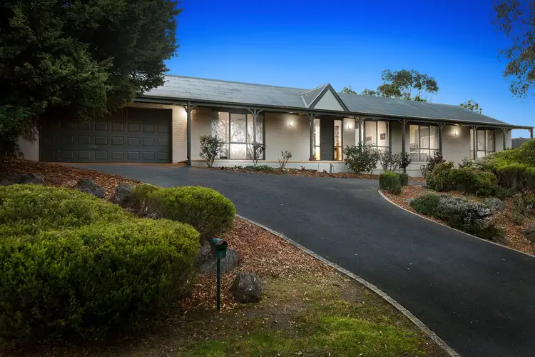 8 Sweetwater Drive, Frankston South VIC 3199