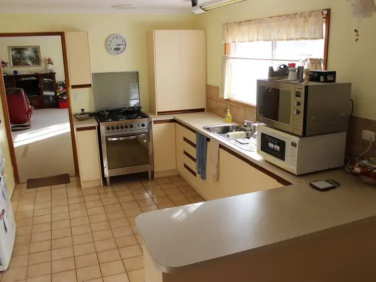 Sixth view of Homely house listing, 7 Torrens Court, Roxby Downs SA 5725