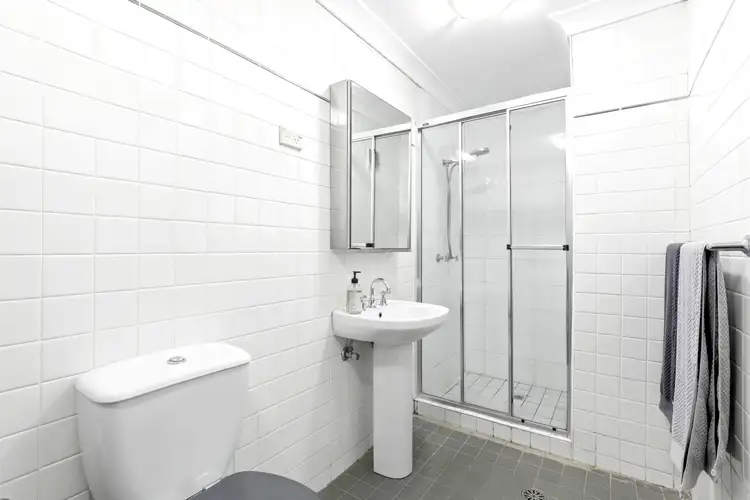 Fifth view of Homely apartment listing, 3/102 Albion Street, Surry Hills NSW 2010