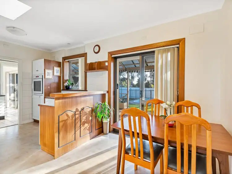 Fifth view of Homely house listing, 8 Eden Avenue, Bellevue Heights SA 5050