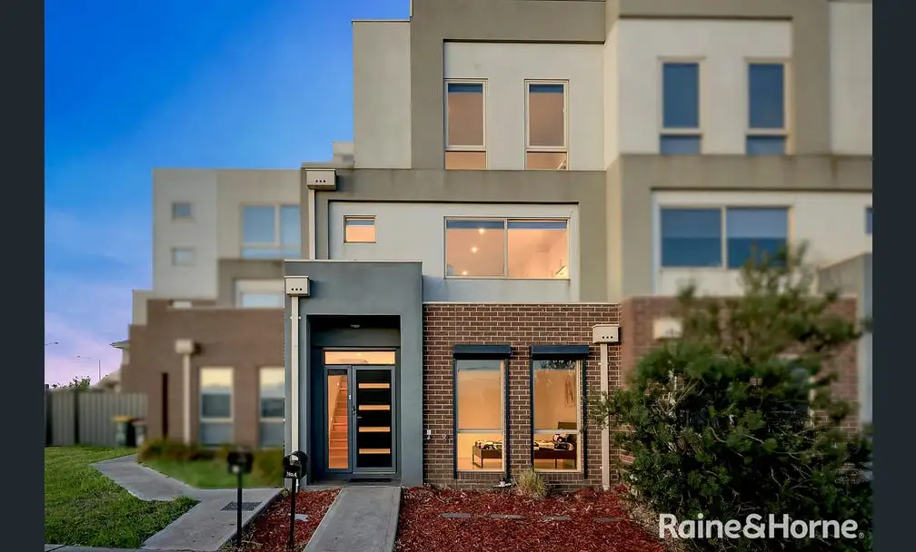 Main view of Homely townhouse listing, 4/62 Marathon Boulevard, Craigieburn VIC 3064