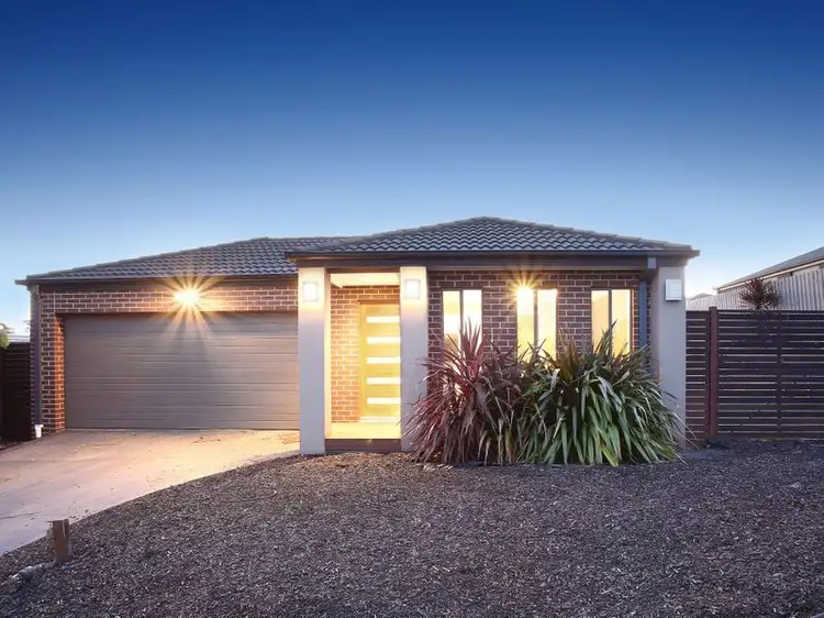 19 SKIPTON STREET, Drouin VIC 3818