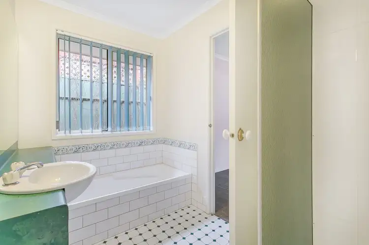 Fifth view of Homely house listing, 2 Fernbank Court, Morphett Vale SA 5162