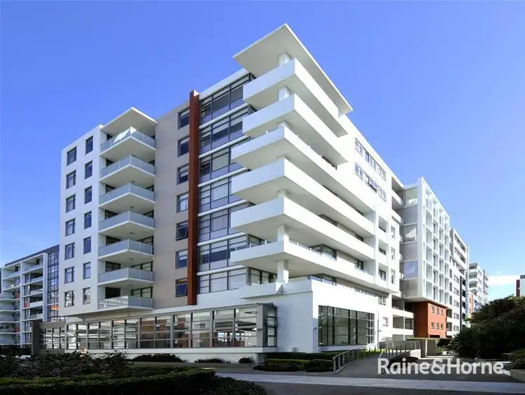 1 Bruce Bennetts Place