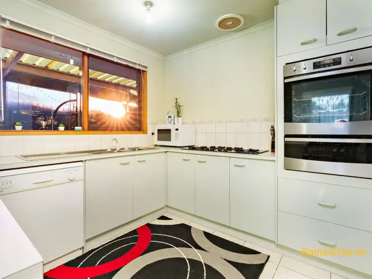 Fifth view of Homely house listing, 9 SOUTH ANDERSON COURT, Cranbourne VIC 3977