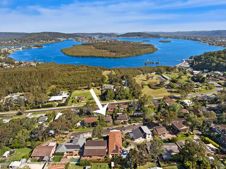 Second view of Homely house listing, 34 Treeview Place, Saratoga NSW 2251