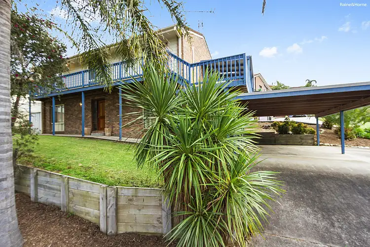 2 Hawks Nest Place, Surfside NSW 2536