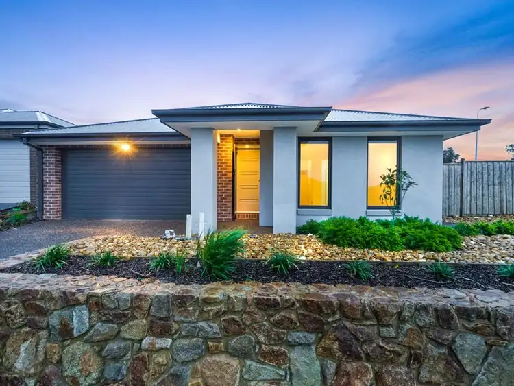 35 CRADLE AVENUE, Clyde VIC 3978