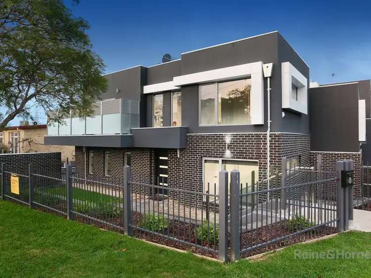 1/8 Hillside Crescent, Maribyrnong VIC 3032