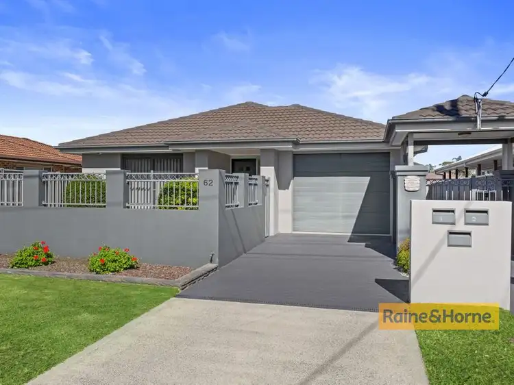 Main view of Homely villa listing, 1/62 Ridge Street, Ettalong Beach NSW 2257