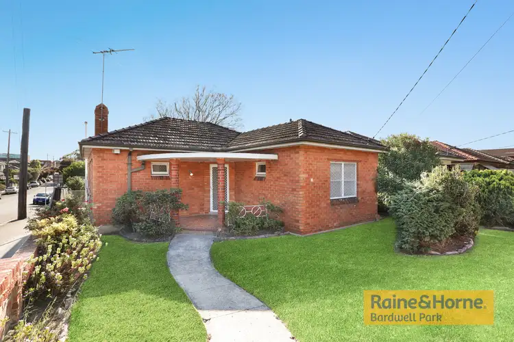 35 Caroline Street, Kingsgrove NSW 2208