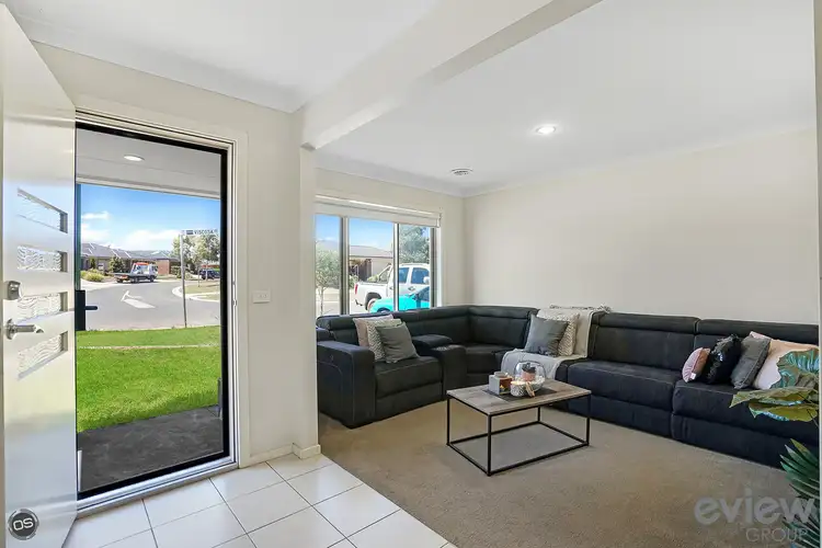 37 Viscosa Road, Brookfield VIC 3338