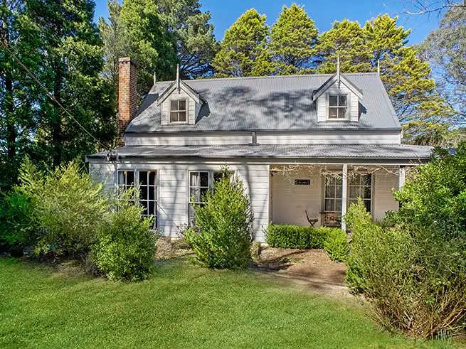 3 Cox Avenue, Wentworth Falls NSW 2782