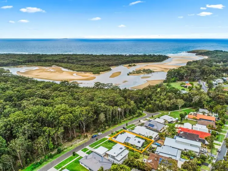 14 Habitat Drive, Moonee Beach NSW 2450