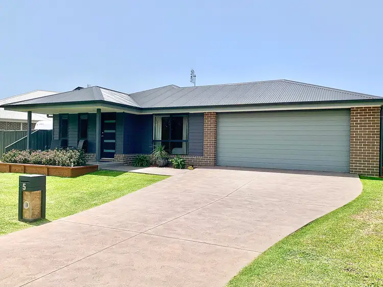 5 Spinnaker Street, Vincentia NSW 2540