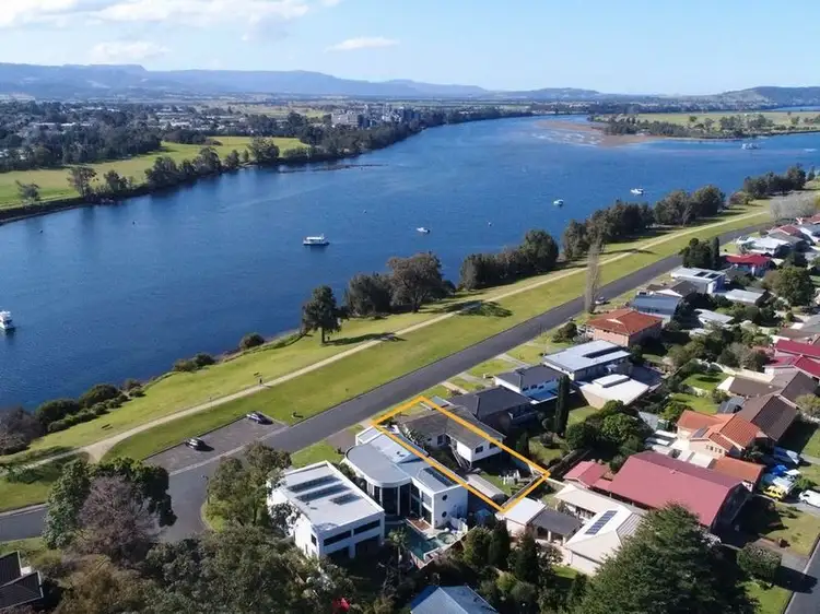 6 Riverview Road, Nowra NSW 2541