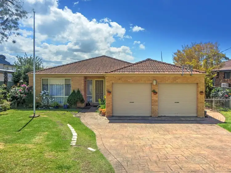 27 Greenwell Point Road, Greenwell Point NSW 2540