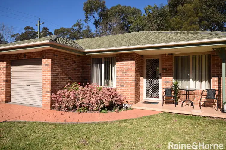 2/2 Maleen Street, Bomaderry NSW 2541