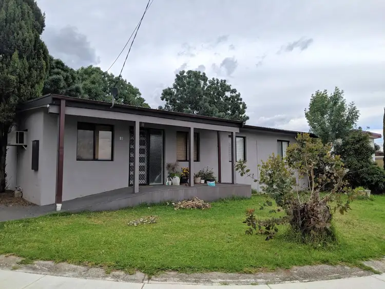 32 Hume Street