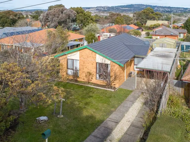 27 Scenic Court, Gisborne VIC 3437