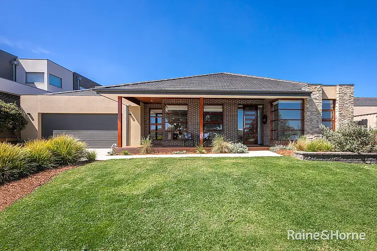 14 Earlington Crescent, Sunbury VIC 3429