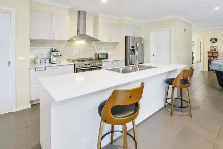 Fifth view of Homely house listing, 9/5 Hall Court, Kyneton VIC 3444