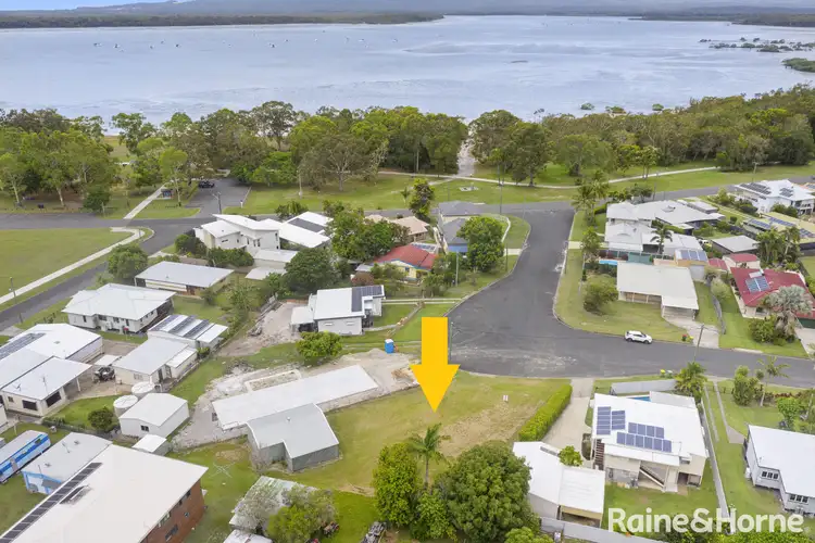 8 Parrot Street, Tin Can Bay QLD 4580