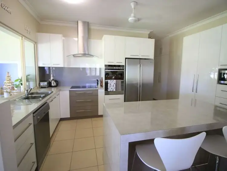 8 ROSS Street, Ayr QLD 4807