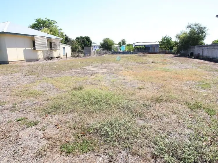 142 Tenth Avenue, Home Hill QLD 4806