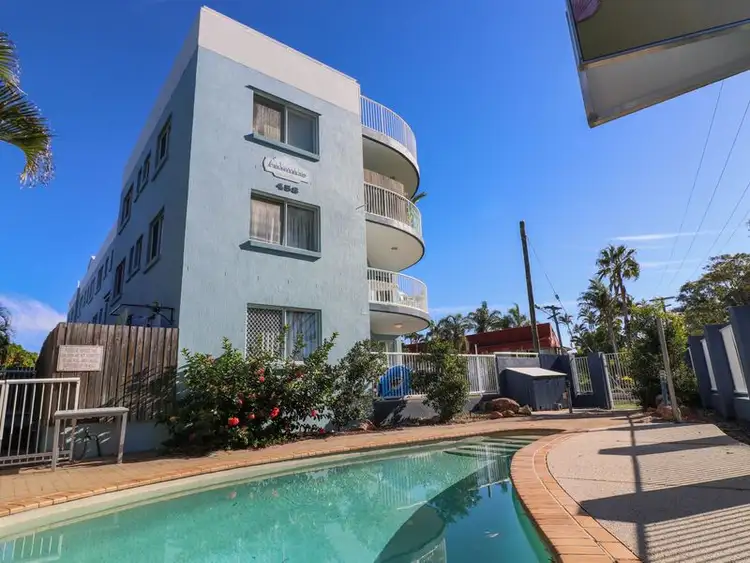 2/458 Esplanade, Torquay QLD 4655