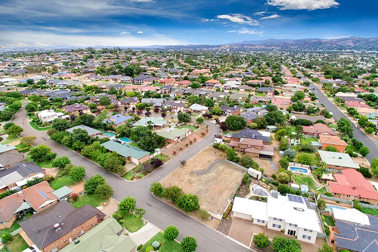 6 Overlanders Way, Tamworth NSW 2340