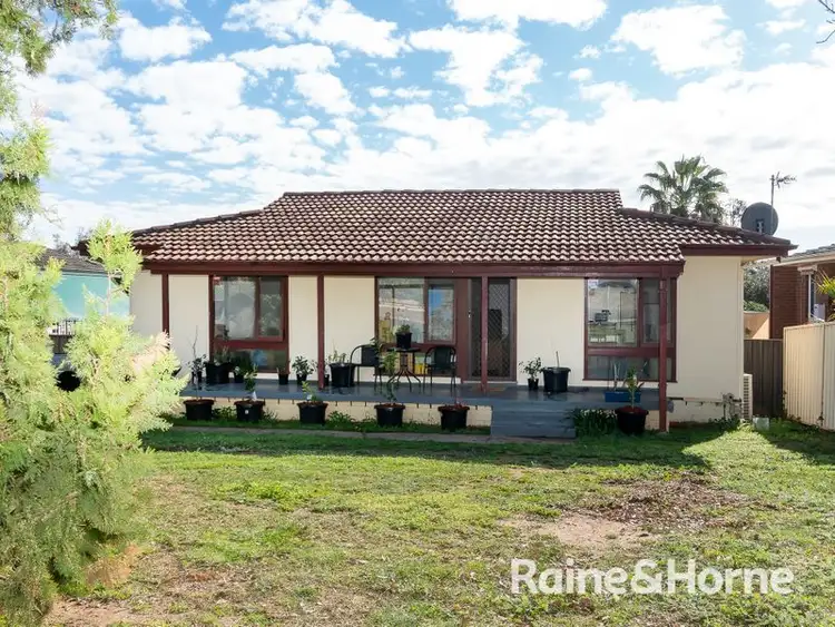 15 Poulton Street, Ashmont NSW 2650