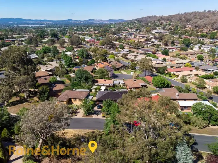60 Churchill Avenue, Kooringal NSW 2650
