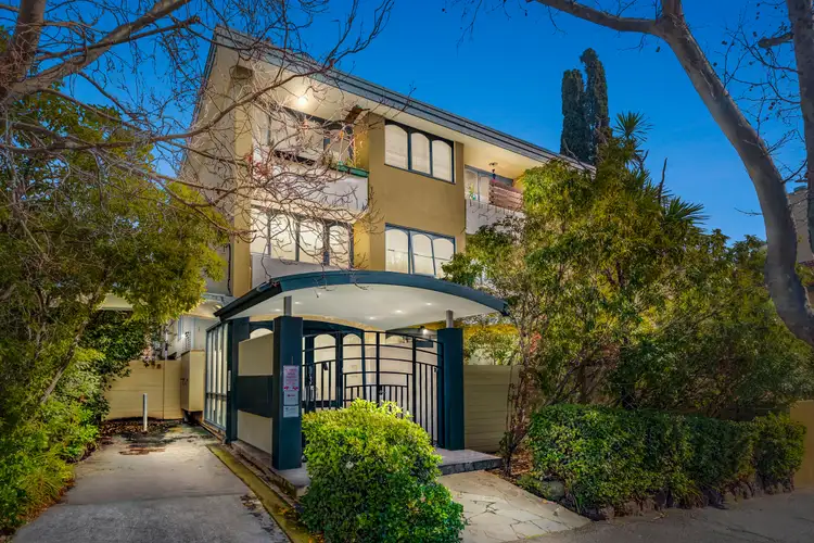 1 Acland Street