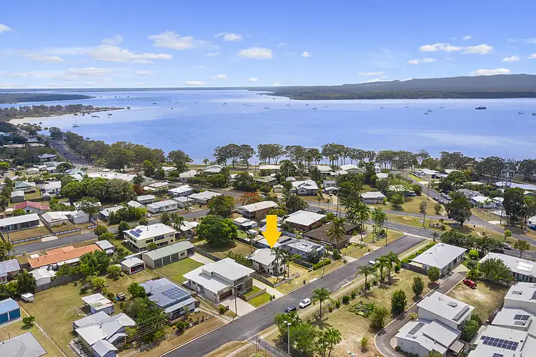 13 Whiting St, Tin Can Bay QLD 4580