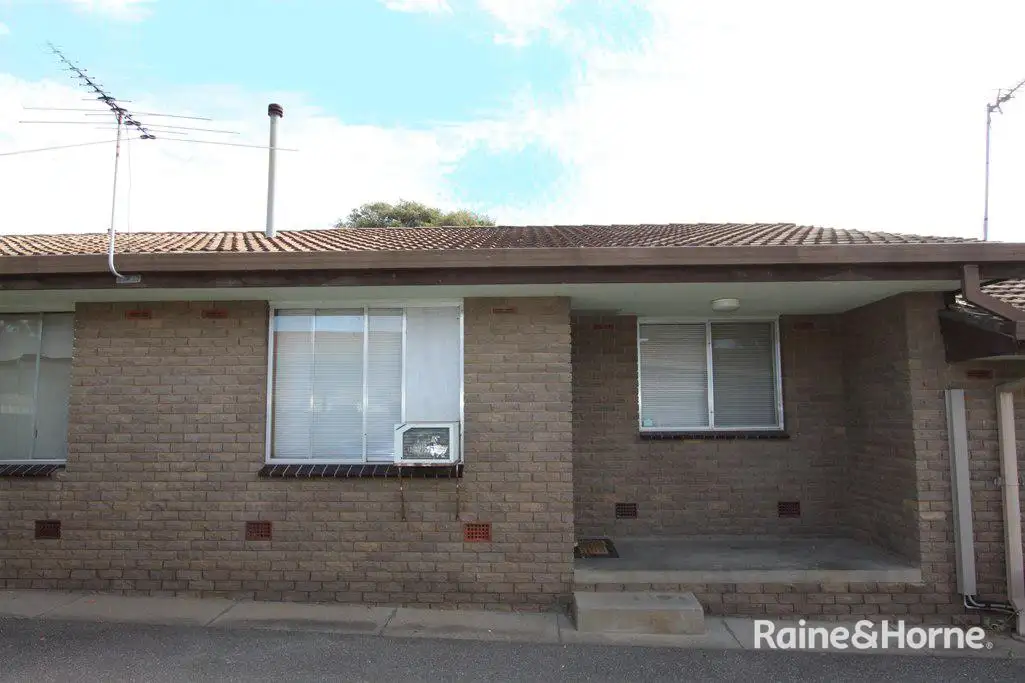 Main view of Homely unit listing, 2/6 Joyes Place, Tolland NSW 2650