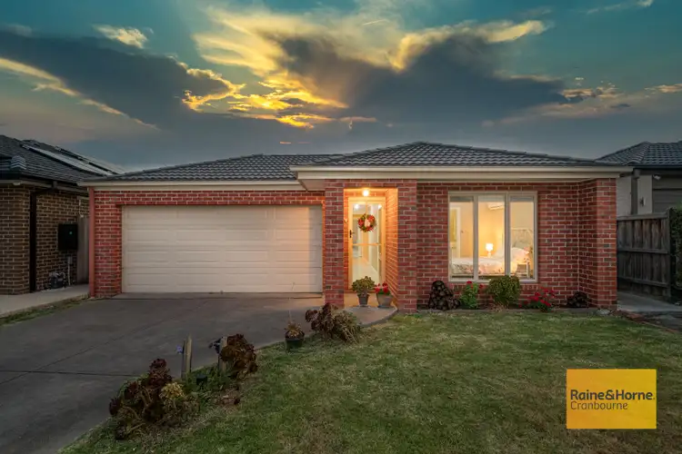 53 Chantenay Parade, Cranbourne North VIC 3977